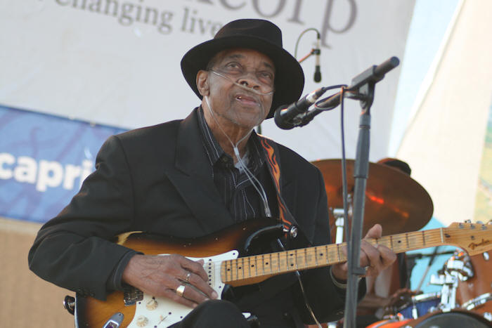 Hubert Sumlin  Copyright 2011 Pete Evans. All Rights Reserved.