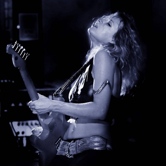 � Copyright 2009 Ana Popović. All Rights Reserved.