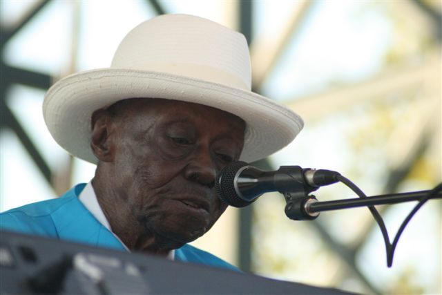 Pinetop Perkins © Copyright 2010 Pete Evans. All Rights Reserved.