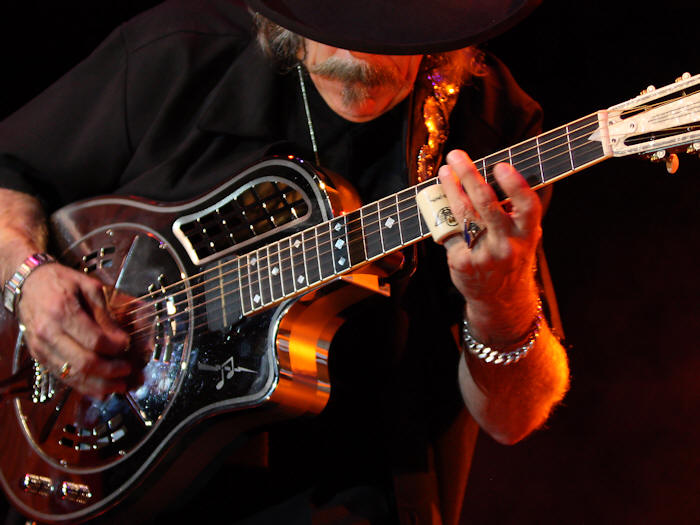 � Copyright 2009 Alan White. All Rights Reserved.