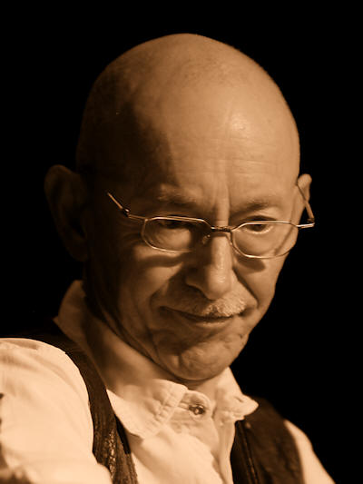 � Copyright 2009 Alan White. All Rights Reserved.