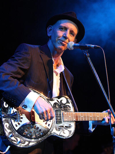 � Copyright 2009 Alan White. All Rights Reserved.