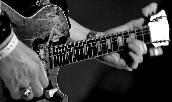 � Copyright 2009 Alan White. All Rights Reserved.