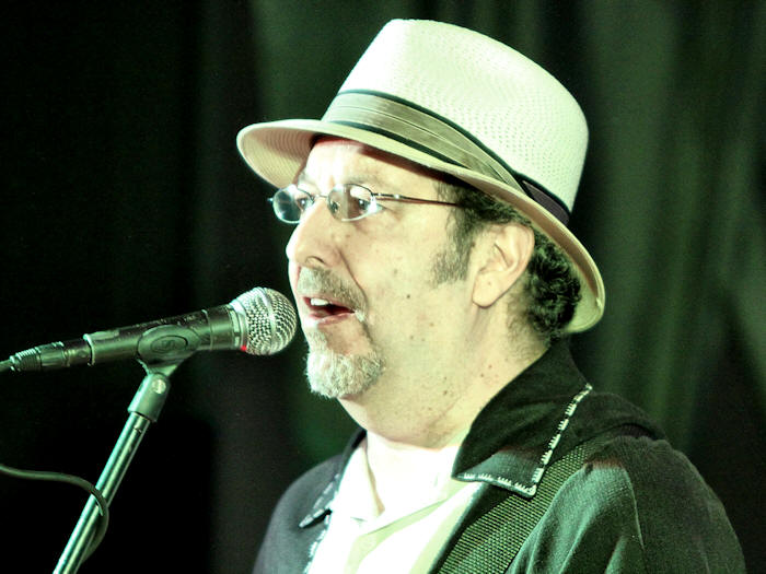 � Copyright 2009 Alan White. All Rights Reserved.