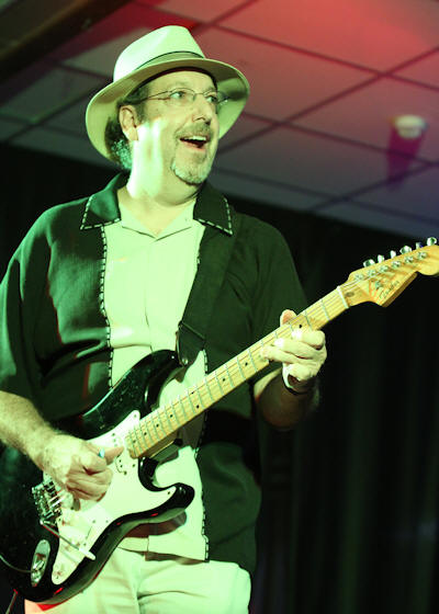 � Copyright 2009 Alan White. All Rights Reserved.