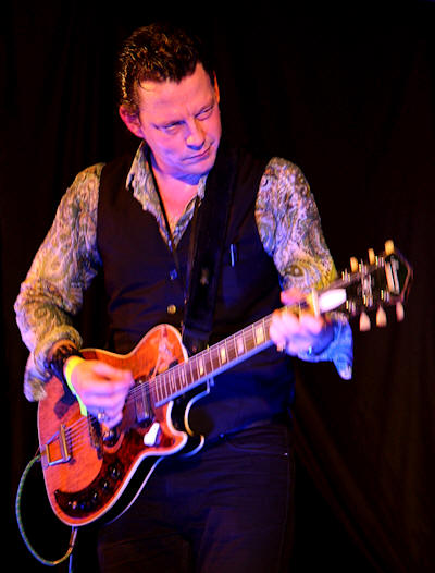 � Copyright 2009 Alan White. All Rights Reserved.