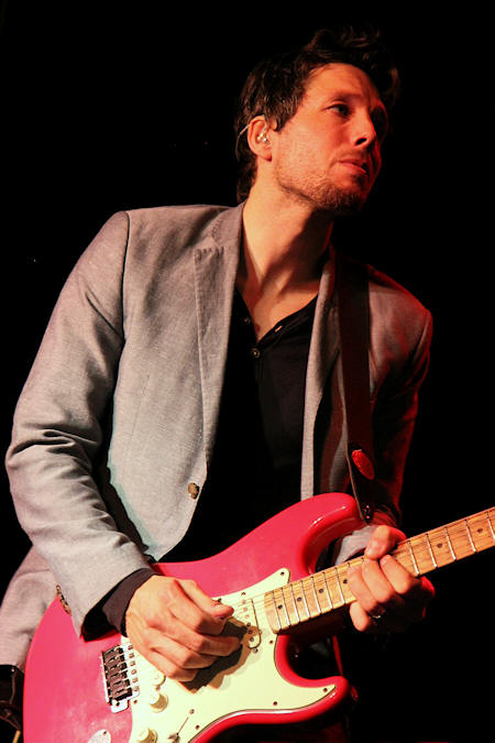 � Copyright 2014 Alan White. All Rights Reserved.