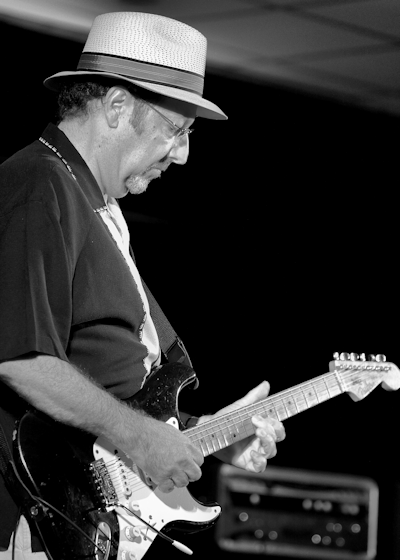 � Copyright 2009 Alan White. All Rights Reserved.