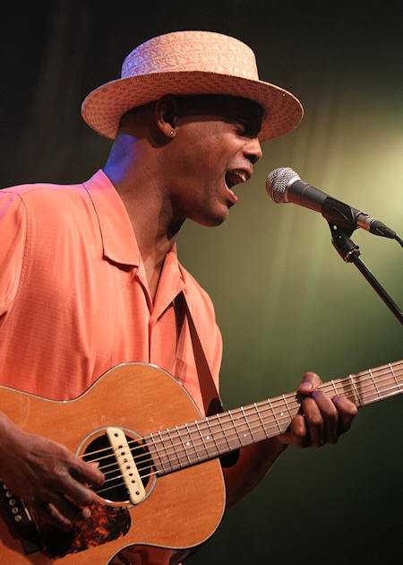 � Copyright 2014 Alan White. All Rights Reserved.