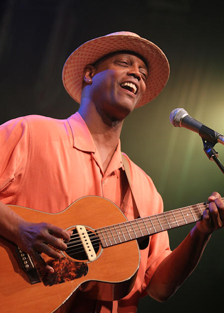 � Copyright 2014 Alan White. All Rights Reserved.