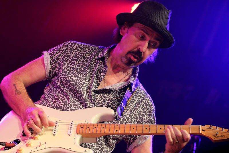 � Copyright 2014 Alan White. All Rights Reserved.