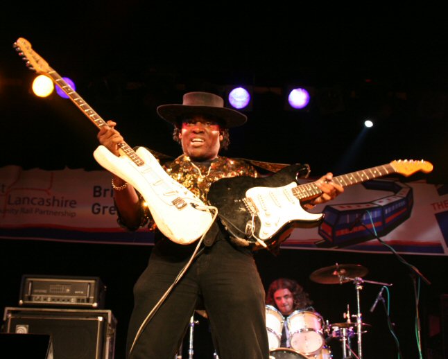 � Copyright 2006 Alan White. All Rights Reserved.