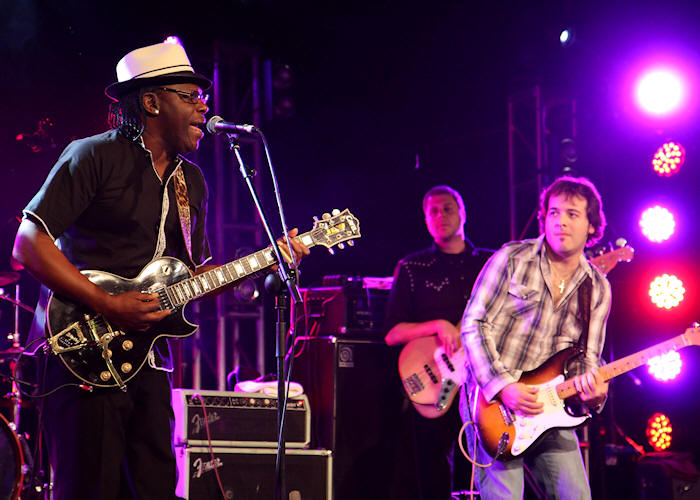 � Copyright 2011 Alan White. All Rights Reserved.