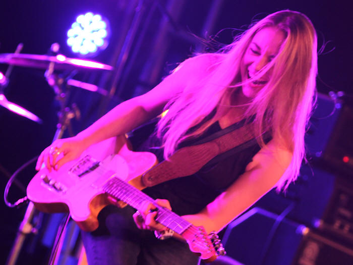 � Copyright 2011 Alan White. All Rights Reserved.