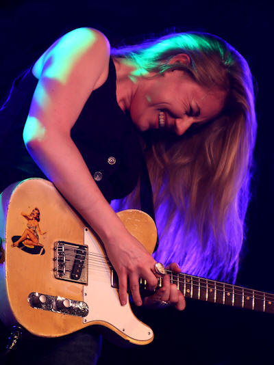 � Copyright 2011 Alan White. All Rights Reserved.