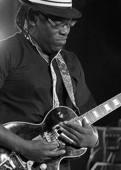 � Copyright 2011 Alan White. All Rights Reserved.