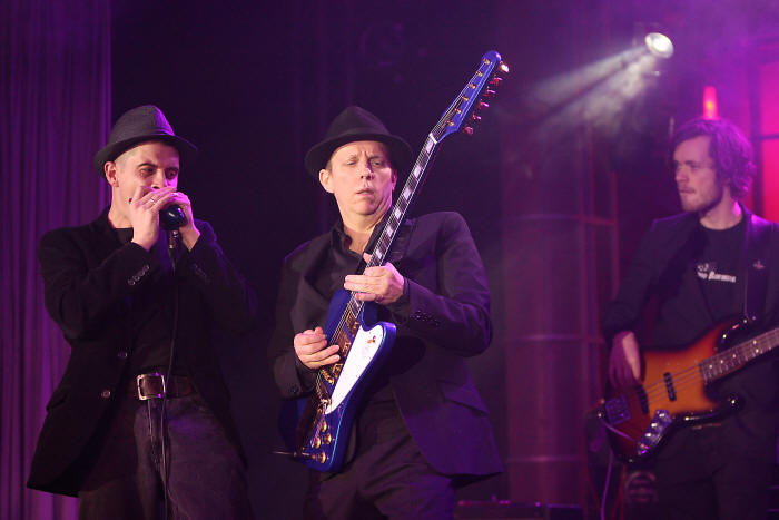  Copyright 2009 Alan White. All Rights Reserved.